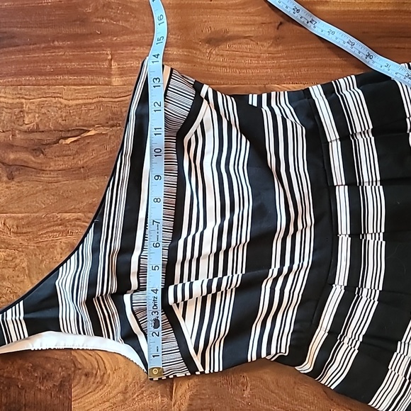 ๐Host Pick ๐ White House, Black Market striped one shoulder pleated dress - Picture 8 of 11